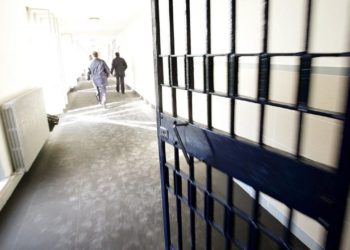 Sollicciano: detenuto aggredisce agenti, 9 contusi