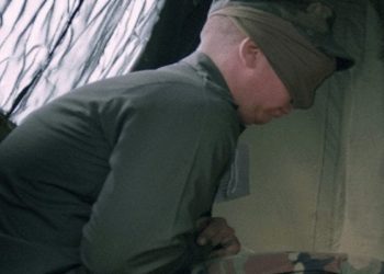 Bendare un arrestato è una pratica diffusa nelle polizie di tutta Europa e anche negli Usa