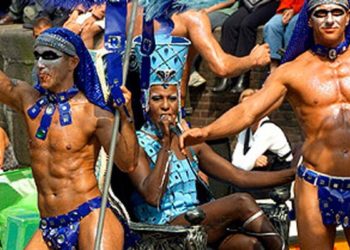 Toscana pride di Pisa: tra bestemmie, insulti e badiere rosse (VIDEO)