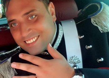 100 euro per 8 coltellate. Prezzi stracciati per divise lacerate e vite mutilate