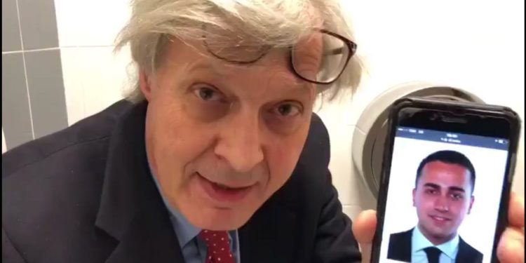 Sgarbi: “Giggino Di Maio verrai sommerso da una pioggia di merda!” VIDEO