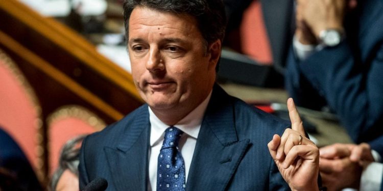 Renzi contro Salvini: «L’Inno non si tocca». Ma con lui per l’Expo 2015 era stato addirittura “taroccato”