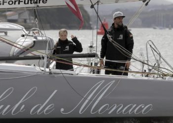 Gretini: la barca della premiata ditta Greta Thunberg e Pierre Casiraghi inquina piu di un jet