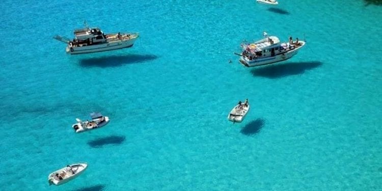 Affonda barca a Lampedusa, ma stavolta sono turisti