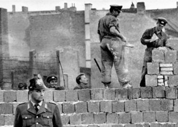 Quando il comunismo si murò vivo