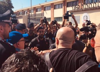 Tensioni a Castel Volturno per l'arrivo di Salvini