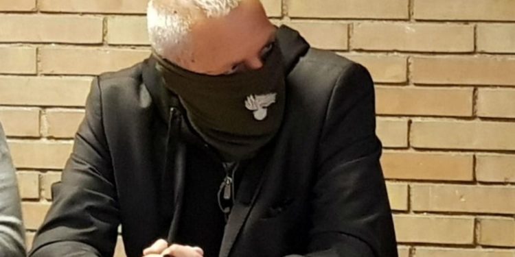 L’ordine è togliere la scorta a Capitano Ultimo, resti invece al tuttologo Saviano