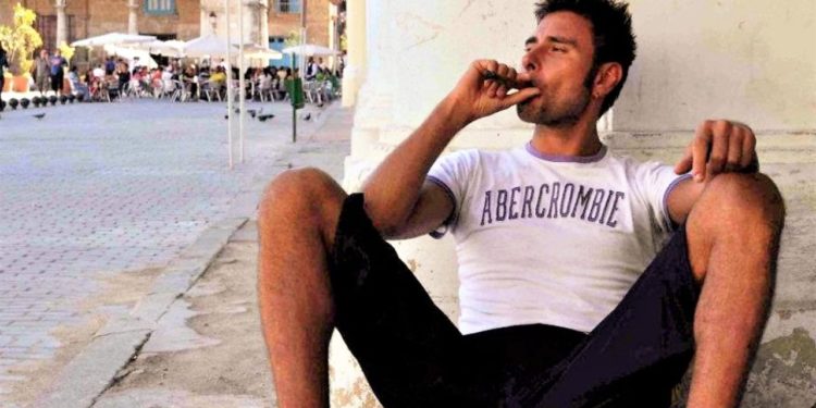 Il Governo annaspa e Dibba cannoneggia
