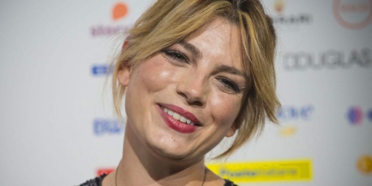 Emma Marrone dimessa dall’ospedale non ha rivelato la malattia, ma ci ha pensato il Tg1…