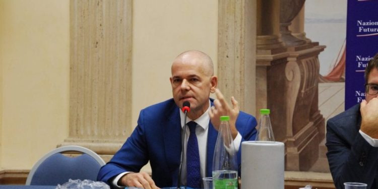 Confindustria si allinea al nuovo governo: cacciato il Prof. Gervasoni dalla Luiss per un tweet di luglio contro Carola