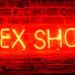 Apre il primo sex shop “con valori cristiani”: niente pornografia né intimo sexy. Brivido soporifero