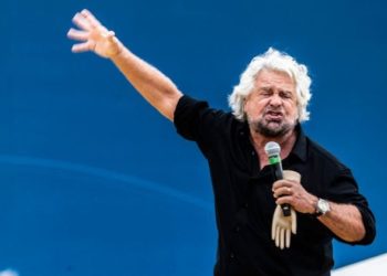 Il PD vuole il voto ai sedicenni, Grillo lo vuole togliere agli anziani. Il controllo delle masse.