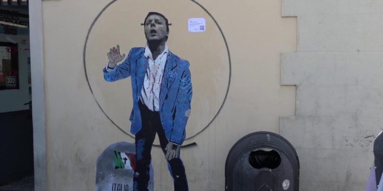 Firenze, murale su Renzi alla Leopolda “Italia Morta Vivente”. Difficile dargli torto