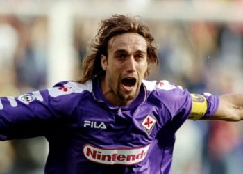 Batistuta choc: “Appena ho smesso di giocare avevo le caviglie a pezzi. Ho chiesto a un amico medico di amputarmi le gambe”