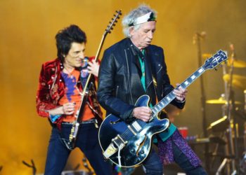 Ronnie Wood: il grande chitarrista degli Stones e dei Faces si racconta