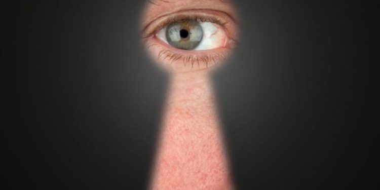 Stalking e minacce: “vi sciolgo nell’ acido”. Succede a Prato.