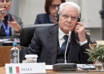 Il monito di Mattarella sulla questione migranti: “Agiamo ora o saremo travolti”. E Lamorgese dialoga con le ONG