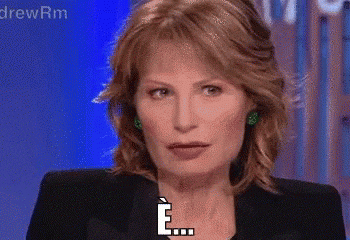 Lilli Gruber, l’unica conduttrice che va in onda indossando la propria maschera