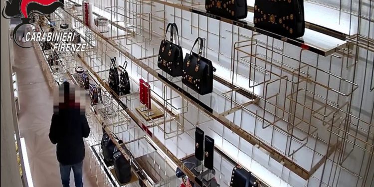 Firenze: presa la banda dei furti in boutique