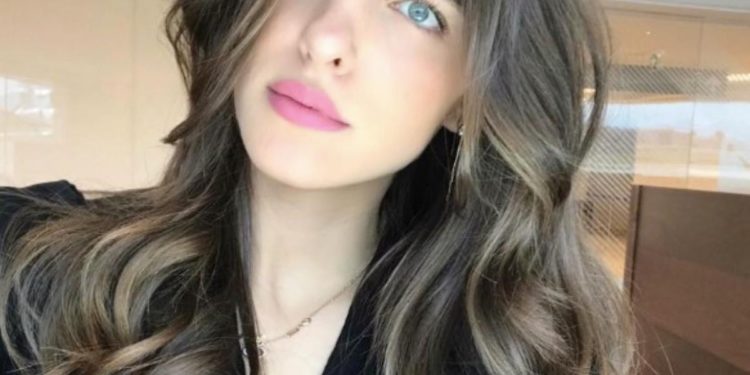 La commessa con l’attico da 5 milioni. Chi è Camilla Fabri, moglie dell’imprenditore colombiano legato al presidente Maduro
