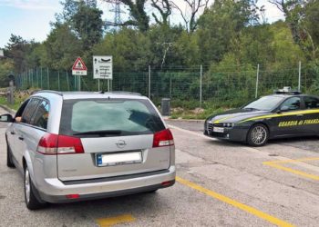 In Italia circolano 97.000 auto fantasma: sono intestate a prestanome, e spesso usate per commettere reati