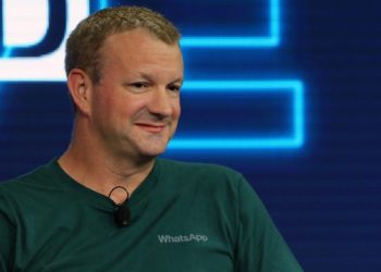 Brian Acton, co-fondatore di WhatsApp, spiega per quale motivo bisognerebbe cancellarsi da Facebook