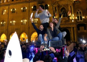 La sinistra a pesci in faccia