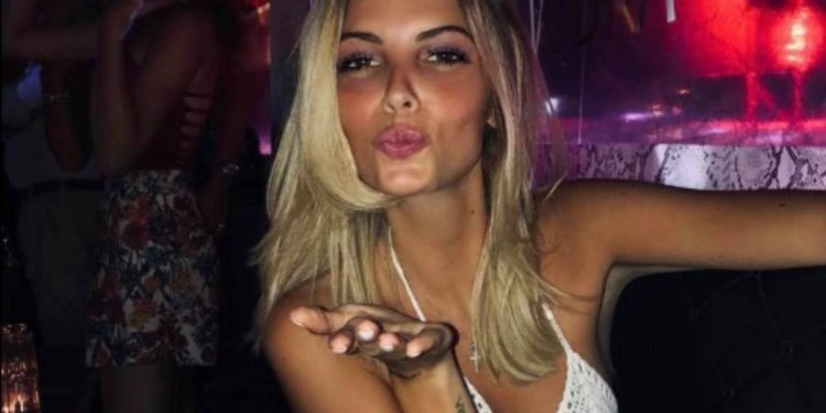 La nuova fiamma di Flavio Briatore ci svela un segreto: le ventenni sono attratte dall’intelligenza dei vecchi (milionari)