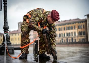 Anche a Pisa l’Arno fa paura. Interviene la Folgore
