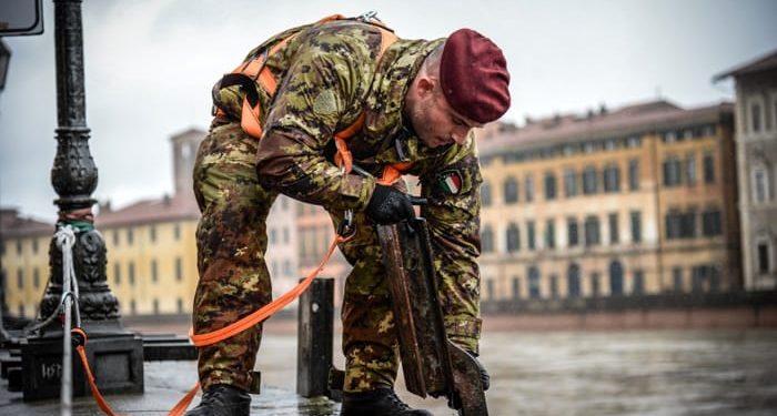 Anche a Pisa l’Arno fa paura. Interviene la Folgore
