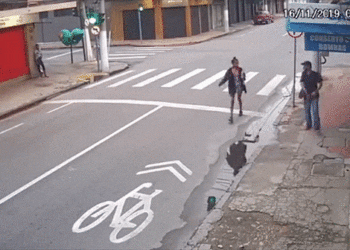 Morire per 20 cent: in Brasile una vita non vale 1 real (video)