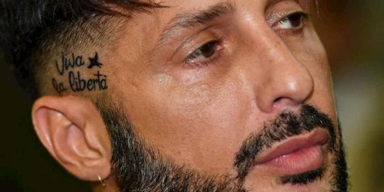 Fabrizio Corona guru della libertà su Instagram (per interposta persona)