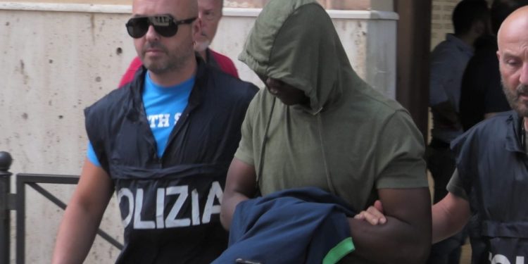 Droga, prostitute e riti voodoo: la mafia nigeriana vuole prendersi l’Italia