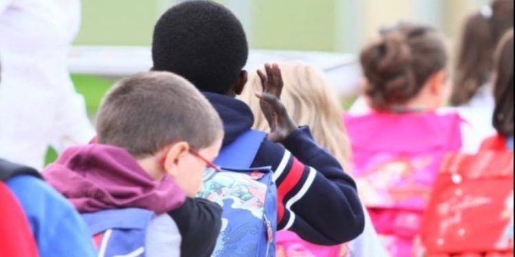 Padre rapisce la figlia all’uscita da scuola per portarla in Siria. Era già accaduto due anni e mezzo fa.