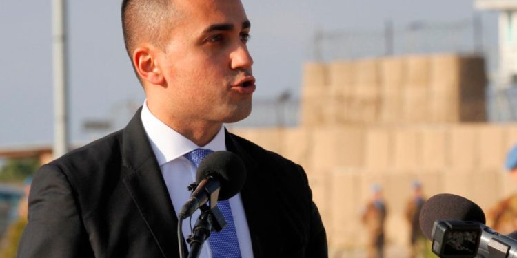 Di Maio fa passi da gigante, ha già capito dov’è l’Iran