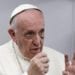 Bergoglio e il gioco dello schiaffo del papato (Video)