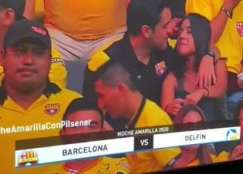 Beccato allo stadio. Le riprese mandano il tradimento in diretta TV