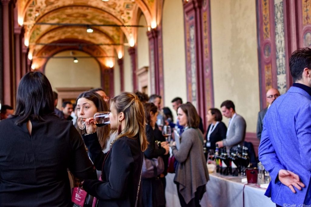 Un momento di Wine&Siena 2019 a Rocca Salimbeni, sede della Banca Monte dei PaschiUn momento di Wine&Siena 2019 a Rocca Salimbeni, sede della Banca Monte dei Paschi