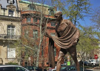 Persino Gandhi nel mirino di Black Lives Matter