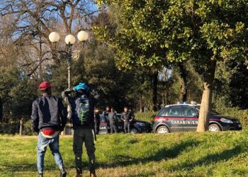 Picchiato e derubato alle Cascine, lasciato esanime per ore