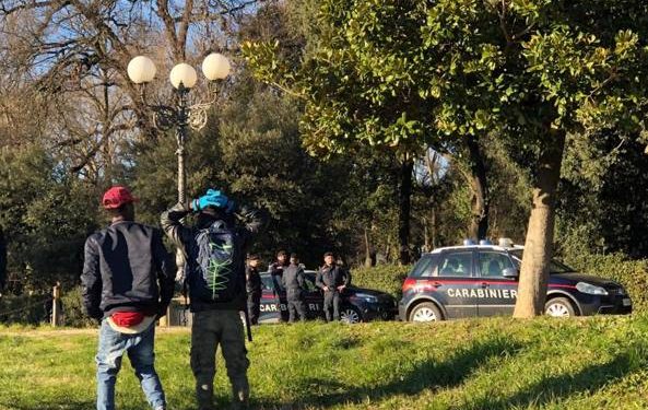 Picchiato e derubato alle Cascine, lasciato esanime per ore