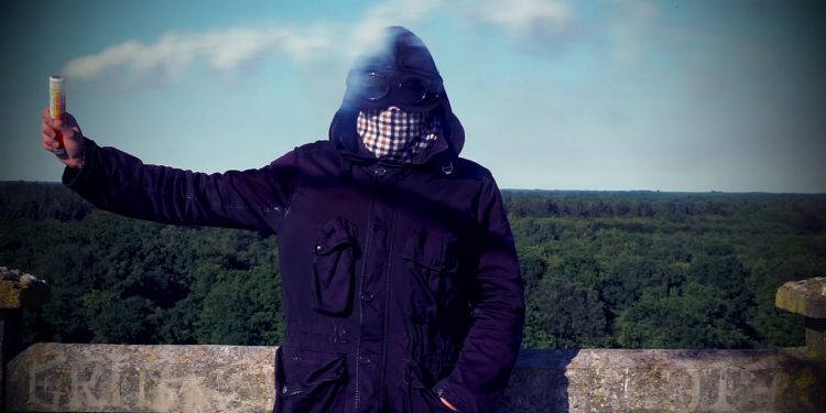 MILITANT CHIC