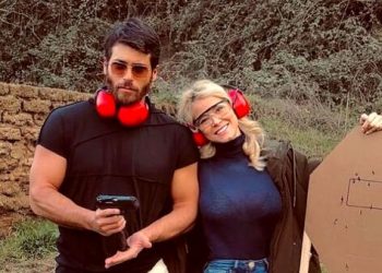 Can Yaman tira due colpi con Diletta Leotta