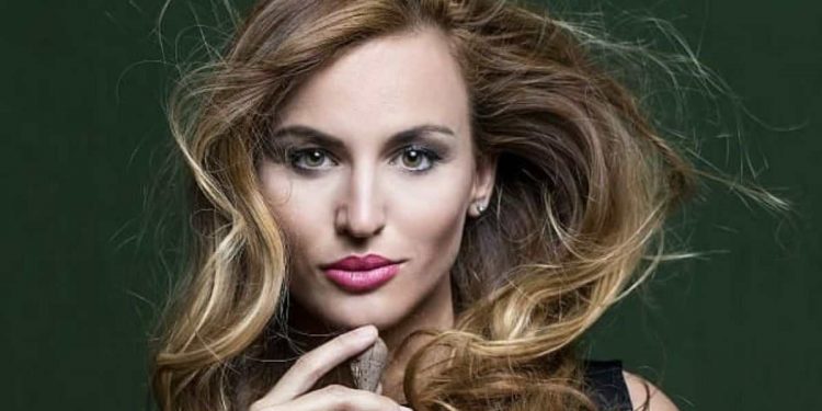 Le “donne democratiche” discriminano una donna