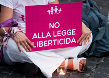 Omo- come omologazione