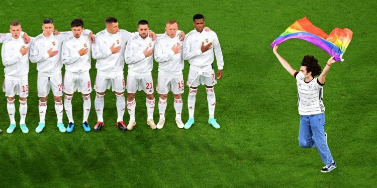 Europei di calcio. Passano Francia, Portogallo e Germania. E ipocrisia