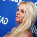 Britney Spears: dopo la schiena nuda arriva la lingerie rossa a scaldare il web