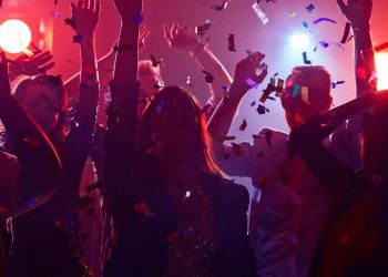 Canada: NoVax organizzano Covid party per sfuggire al vaccino. In rianimazione