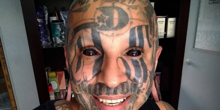 Il rapper scarnificato