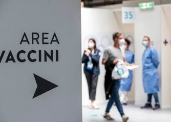 Si allarga il fronte NoVax. Crollano le prime dosi, mentre non decollano le terze